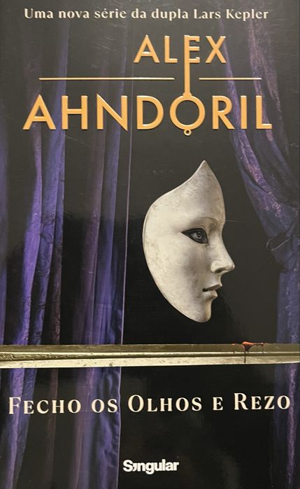 Fecho Os Olhos E Rezo