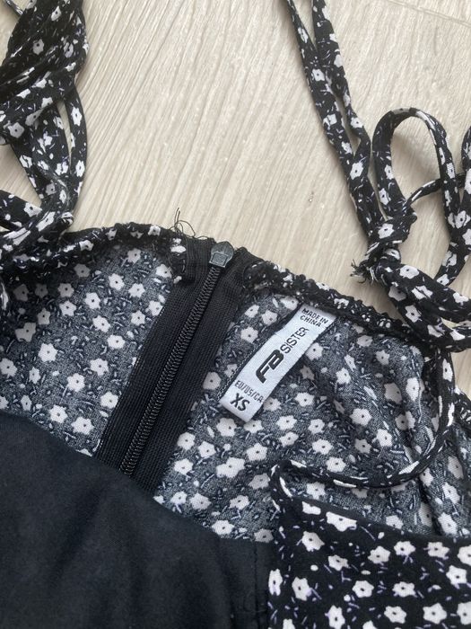 Сукня-комбінезон з шортами