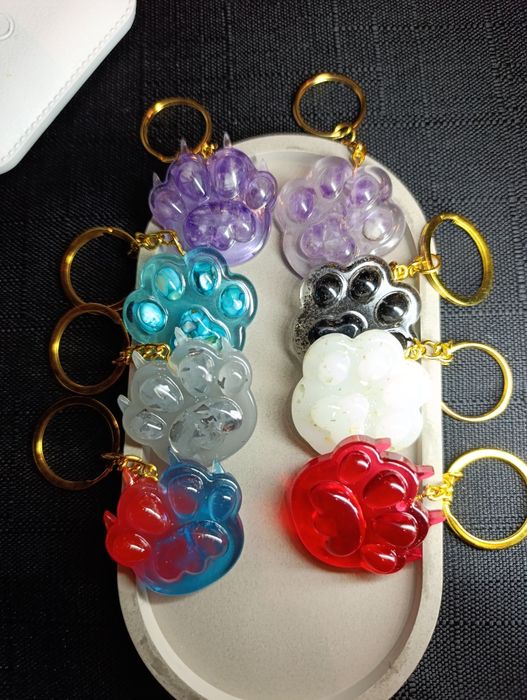 Bryloczki łapki z żywicy epoksydowej