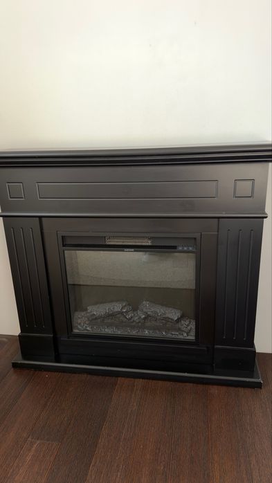 Kominek elektryczny Larsen czarny FERRETTI