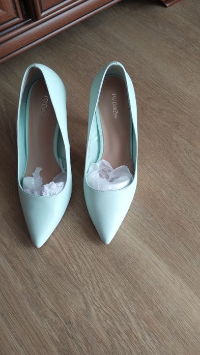 Buty na obcasie DeeZee