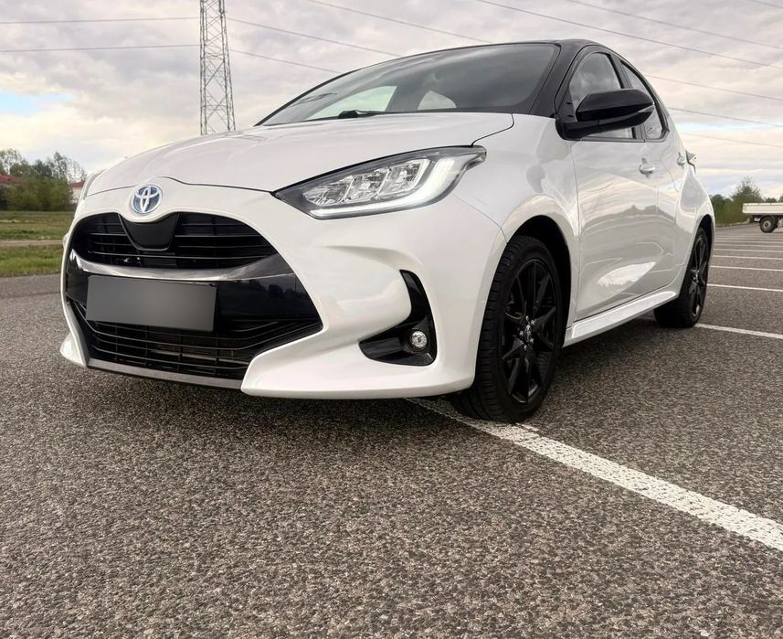 Toyota Yaris Toyota Yaris 2024r 1.5 hybrid 9 000 tys km