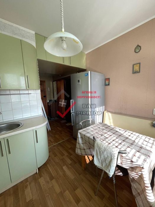 Продаж світлої 2-кімнатної квартири — «Заходь і живи!»