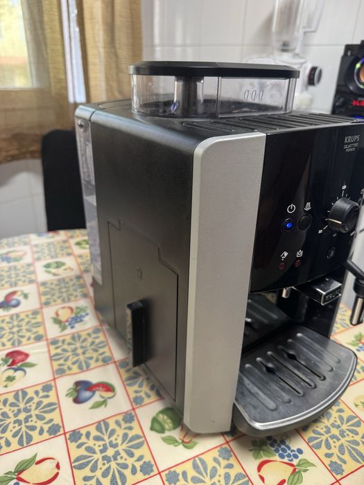 Maquina de cafe Krups como nova