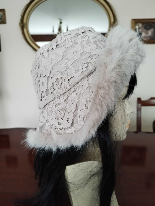 %_Gems Bijoux_czapka / kapelusz_dwustronna_futro + koronka_ ciepły beż