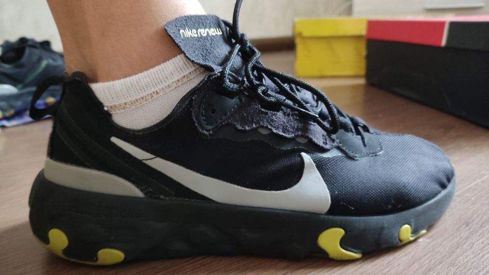Оригінальні кросівки Nike React Element 55 (Black/Volt)р.39.(40)