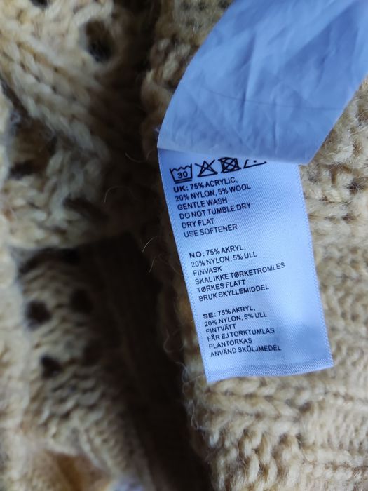 Żakardowy sweter