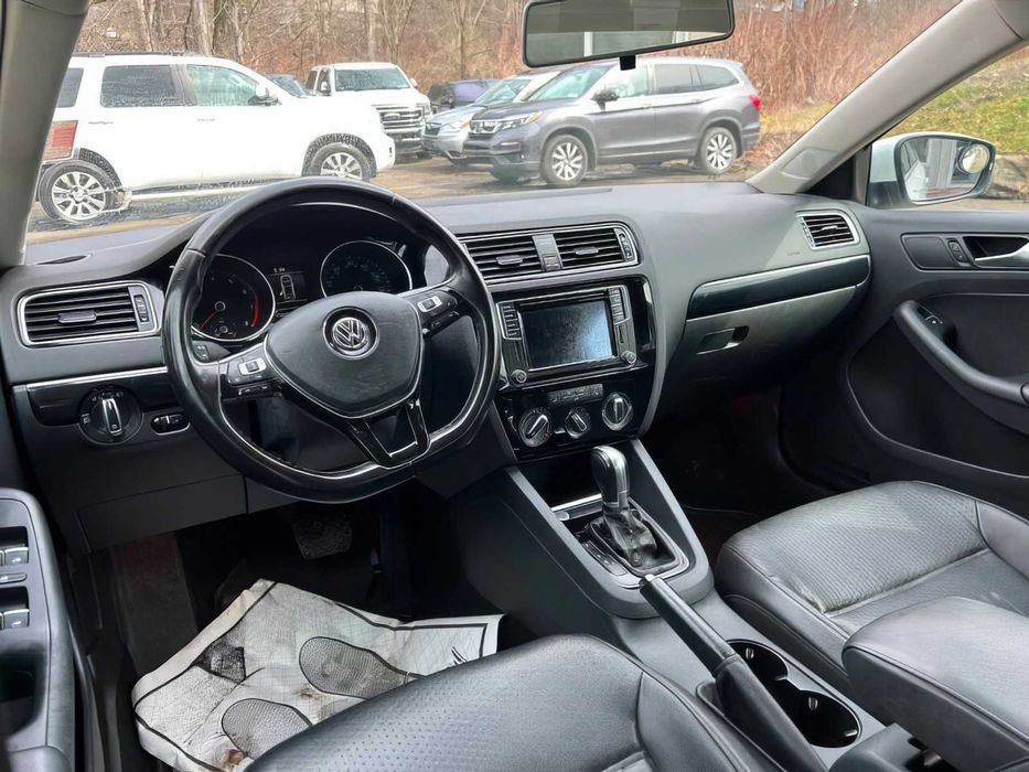 Volkswagen Jetta SEL Premium      2016