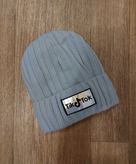 Шапка зимняя новая на флисе внутри Универсальный размер