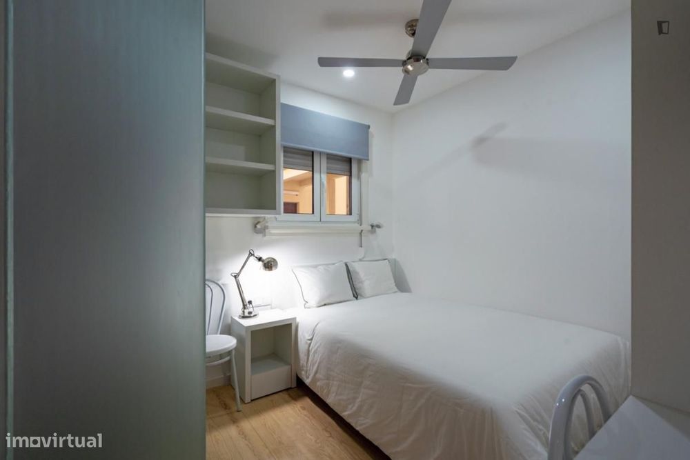 Quarto - localizado em Saldanha Lisbon
