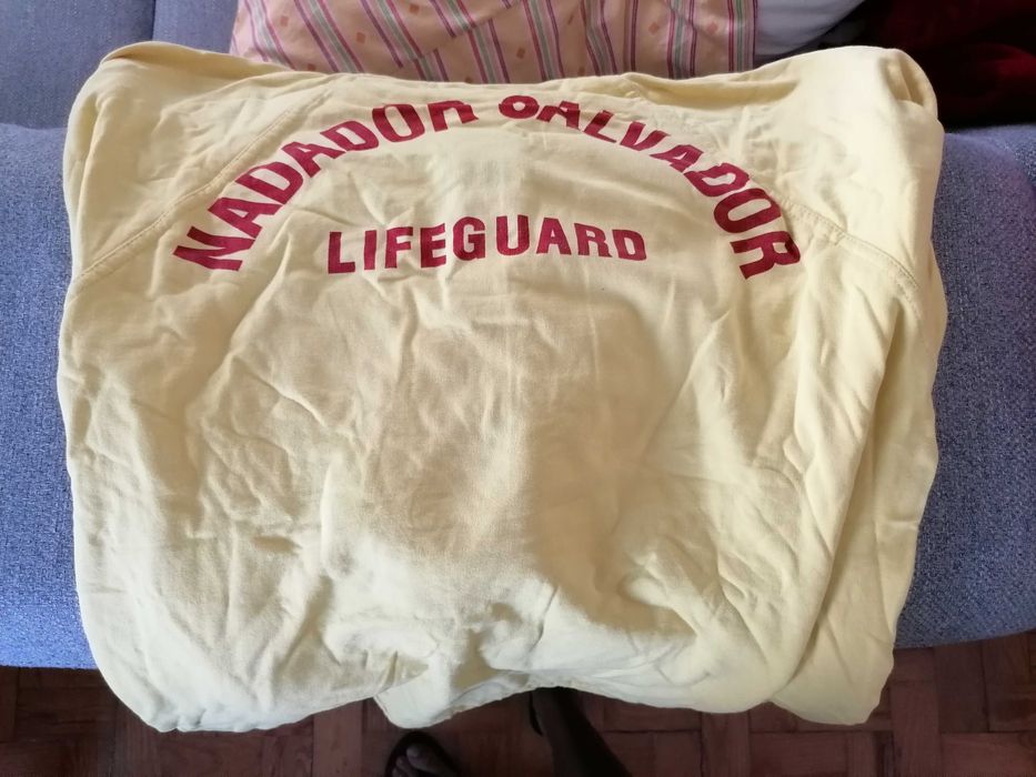 Equipamento farda bombeiro e nadador salvador