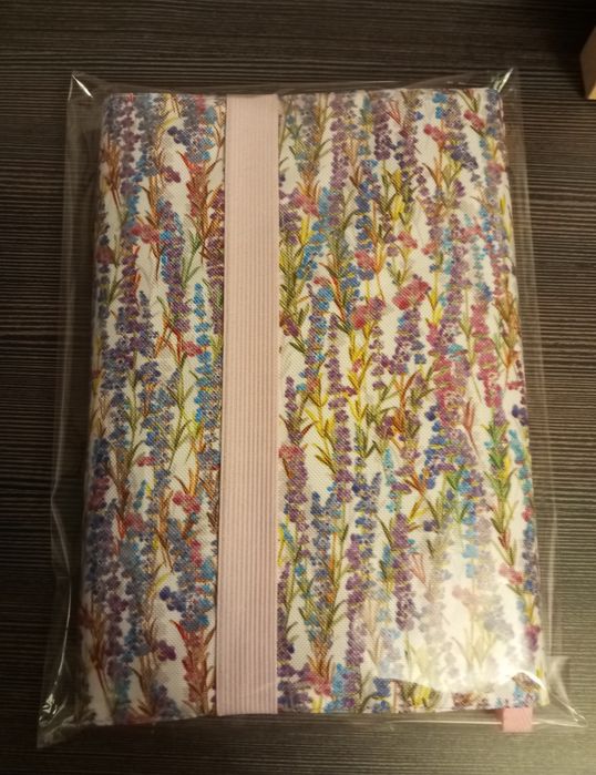 Otulacz na książki. Etui. Okładka.