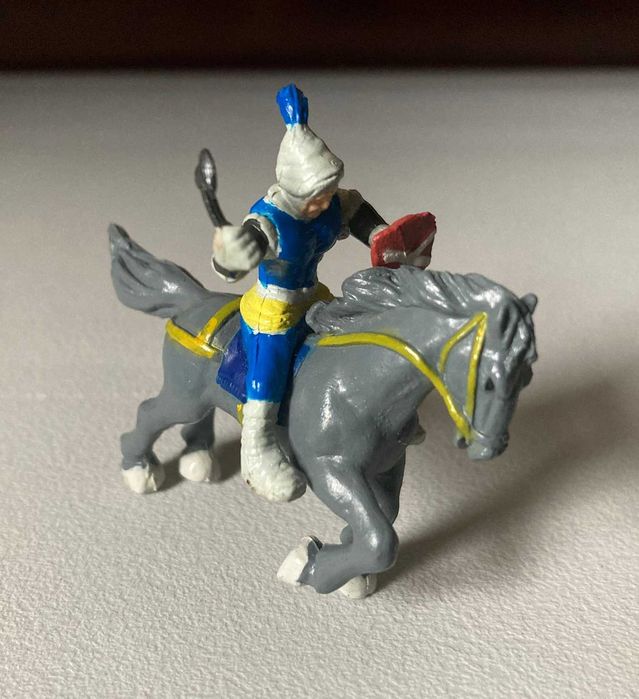 Figurinha Exin Castillos - Cavaleiro Medieval