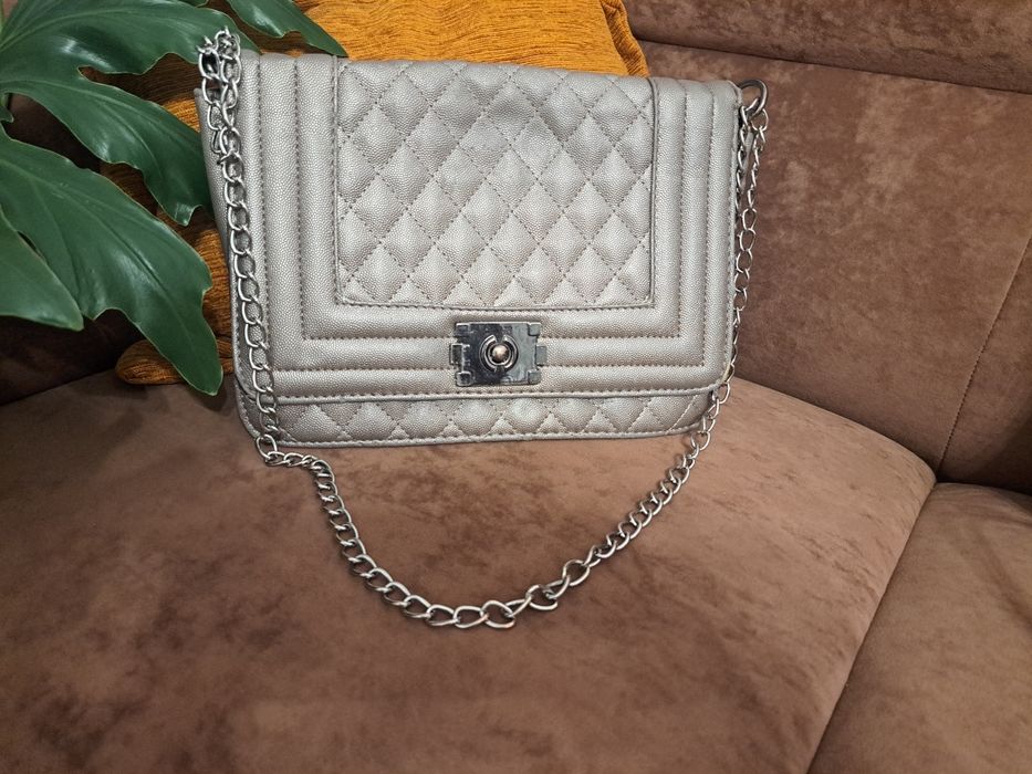 Sprzedam torebkę damską kolor od złotego