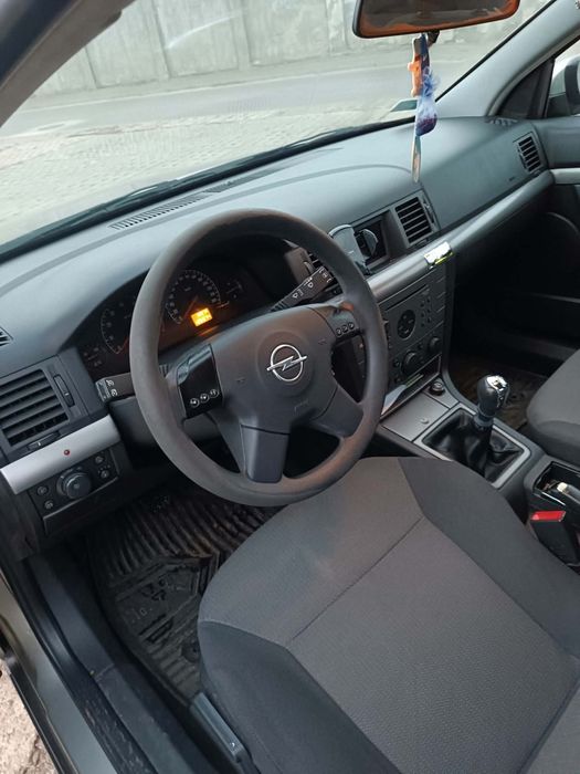 Opel Vectra C uszkodzony