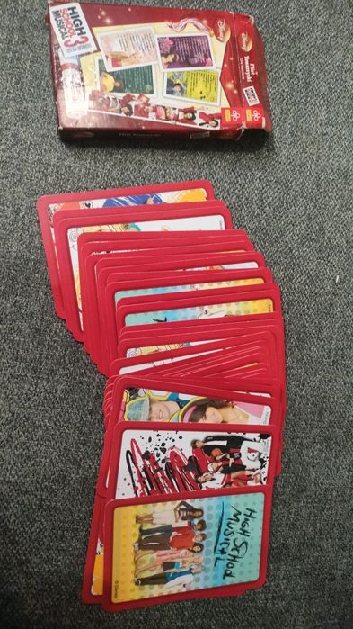 Gra Karciana Flirt Towarzyski High School Musical 3 Trefl Disney Retro
