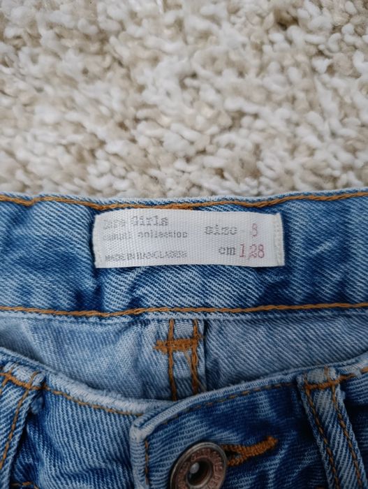 Ładne spodenki dziewczęce jeansowe marki Zara rozmiar 128/134