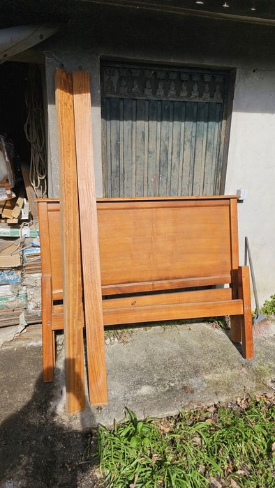 Cama casal madeira maciça 185x125 sem estrado e colchão
