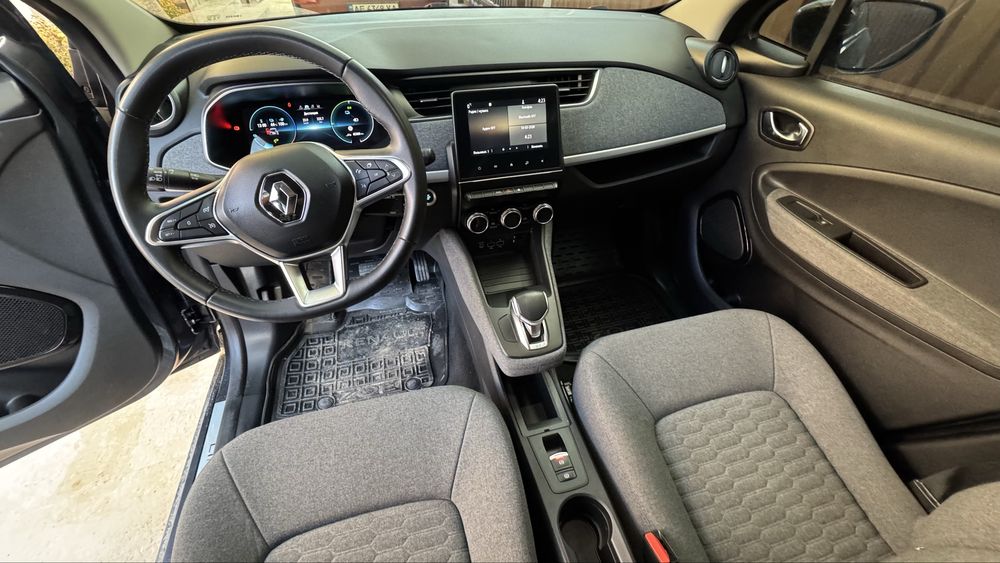 Рено зоя 2021 год свежая