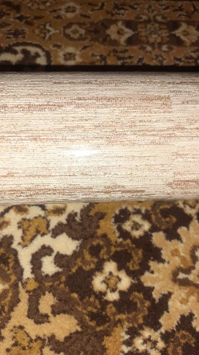 Продаються вінілові шпалери вітчизняного виробника.