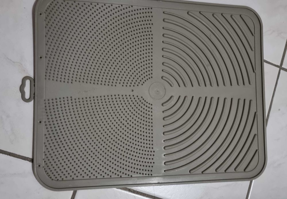 Caixa e tapete para gato