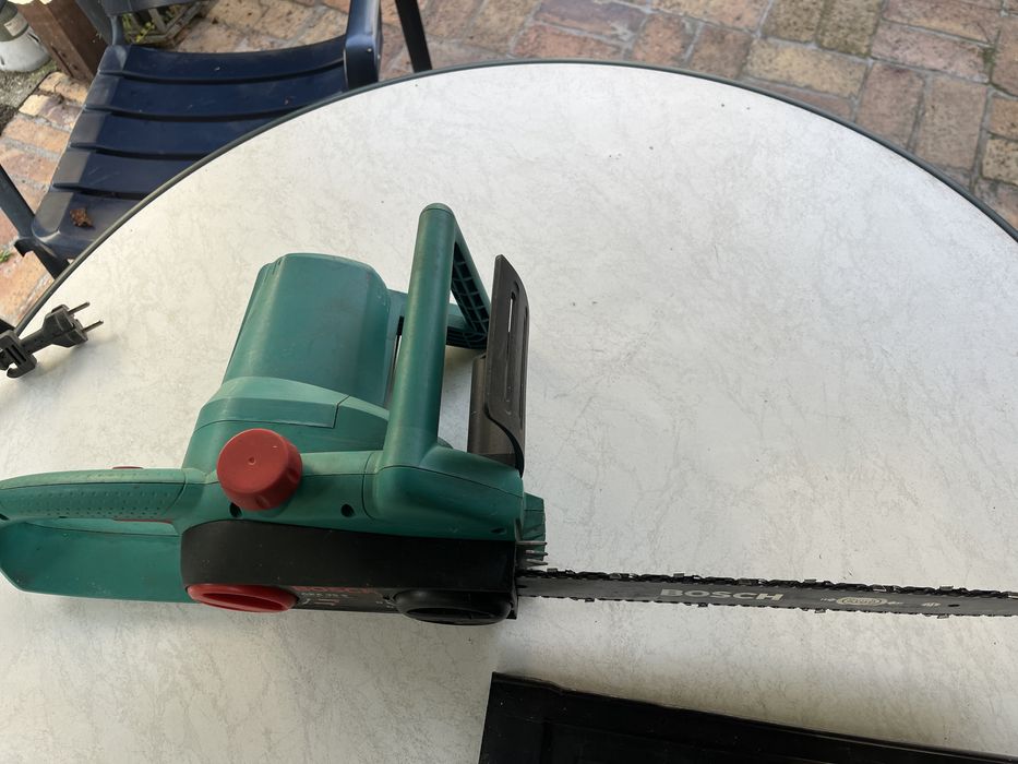 Piła łańcuchowa elektryczna Boscha AKE 35 s