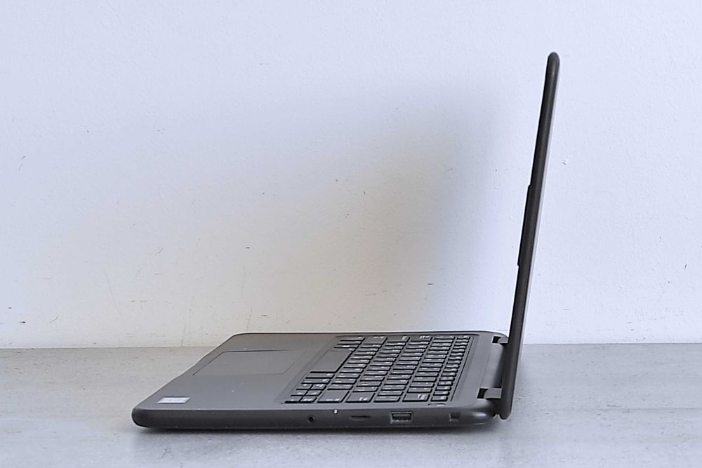 Ноутбук Dell (13,3", Core i5-8250U, 8/256ГБ SSD, 8 годин) Протиударний