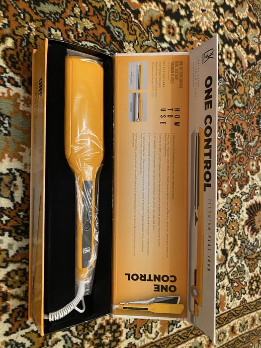 GKhair One Control Titanium Flat Iron
