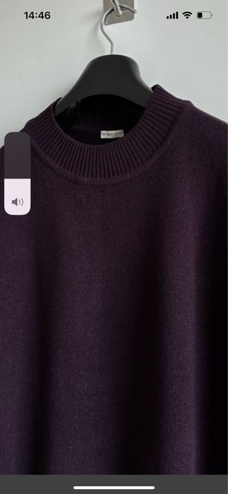 Светр сливого кольору