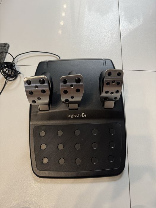Kierownica Logitech G29 + pedały | PS4/PS5/PC | komplet + zasilacz