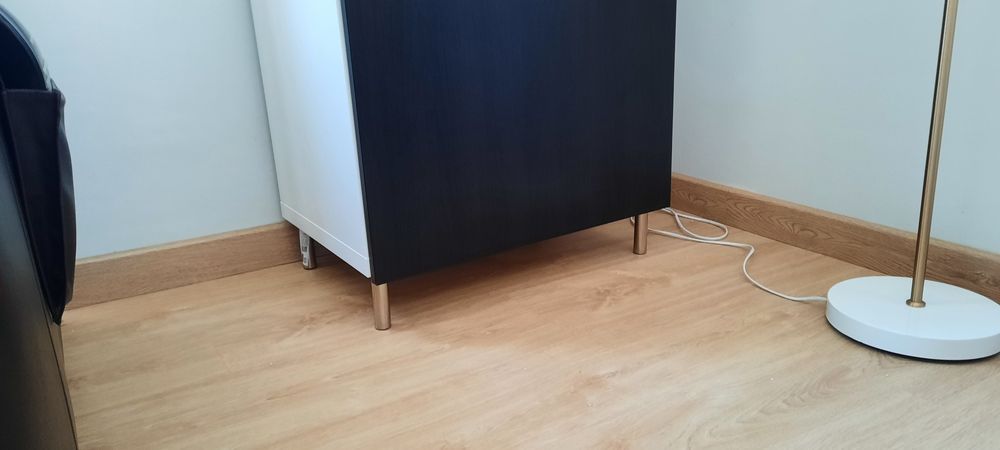 Louceiro Besta, Ikea, em bom estado