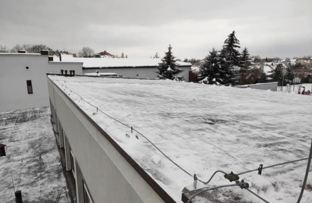 Odśnieżanie parkingów, dachów, szkół