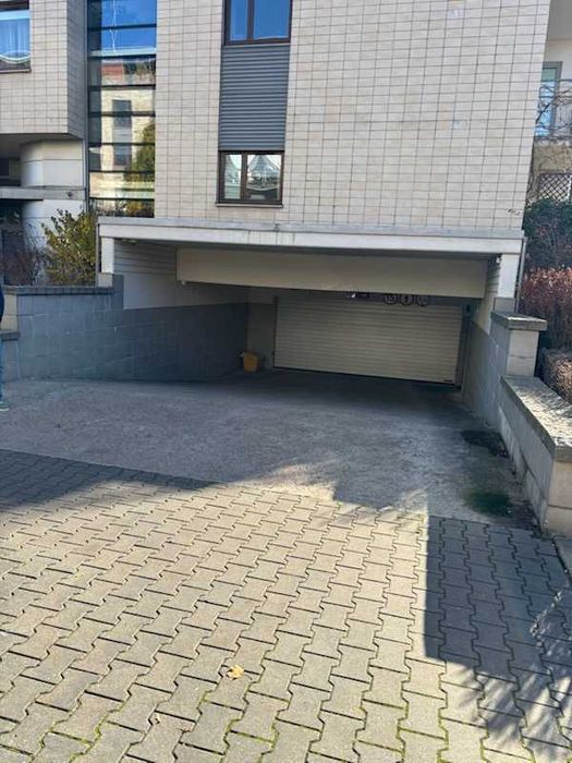 SPRZEDAM miejsca postojowe przy ul. Komorskiej 11/15, Warszawa