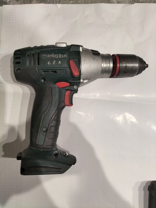 Wkrętarka z udarem Metabo LTX z 2 akumulatorami  1,5 Ah
