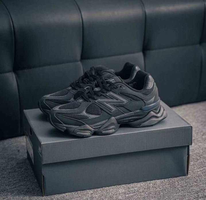 New Balance 9060 Triple Black Suede BPM R.41,5