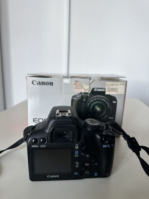 Продам фотоапарат Canon 1000d + обʼєктив 18-55+коробка