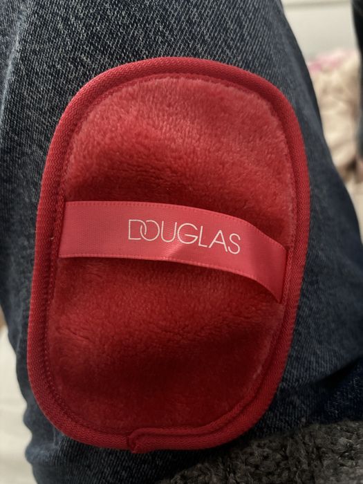 Puszek do pudru Douglas