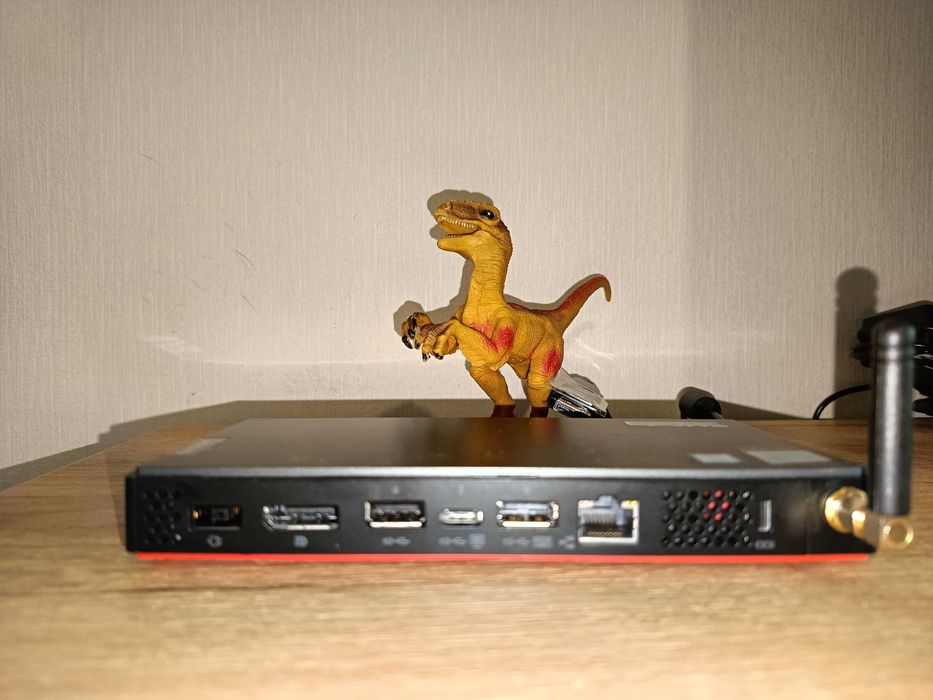 Комп'ютер Lenovo Thine Centre розміром з долоню