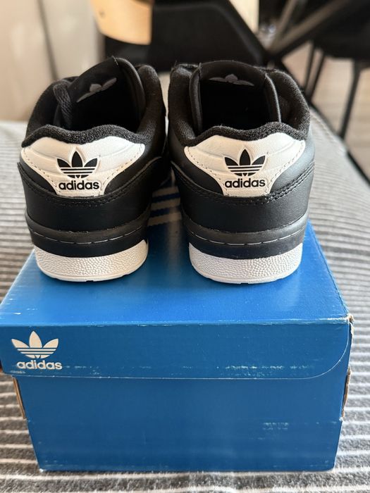 Buty sneakersy Adidas rivalry