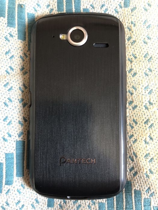 Кореєць Pantech P9070. Дуже гарний стан.