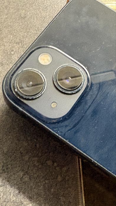 iPhone 13 128GB Midnight + Kabel Lighting