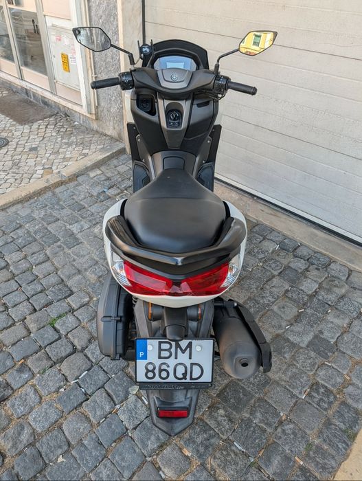 Yamaha N-Max 125cc