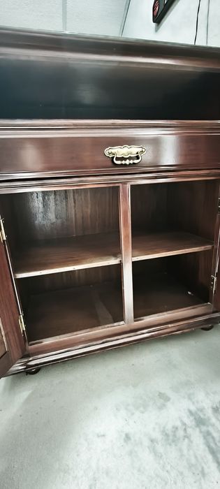 Movel em madeira clássico