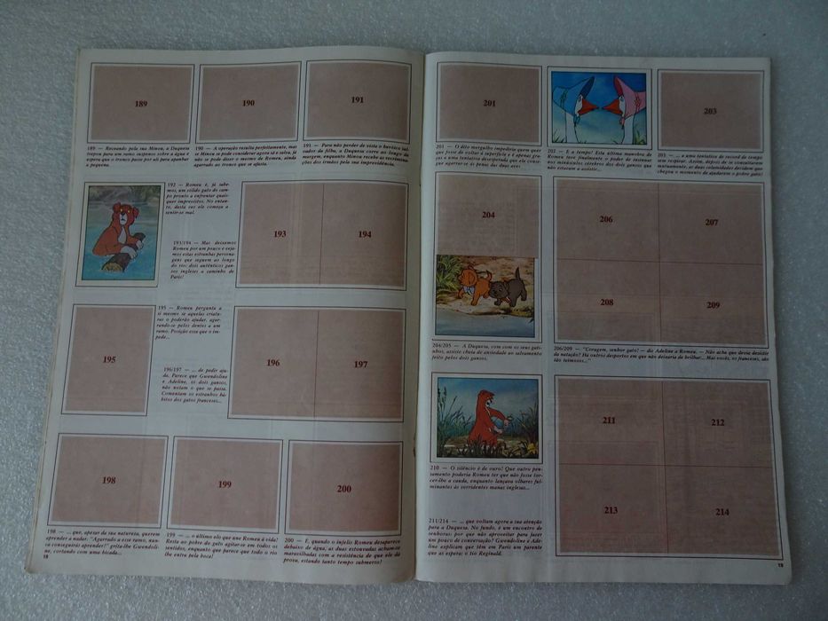 Caderneta de cromos Aristogatos (tem 51 cromos)