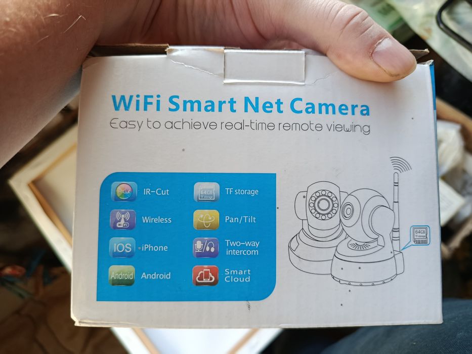 WiFi камера V380Pro с креплением на стену