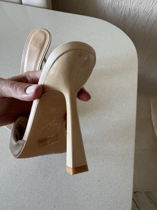 Мюлі 38 розмір беж