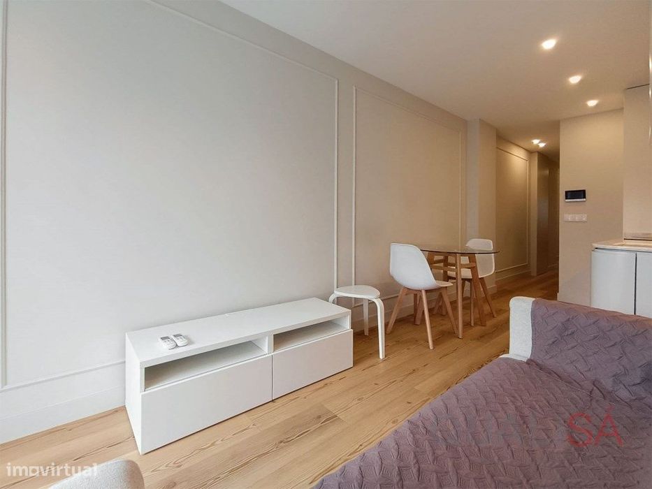 Apartamento T1 semi novo, equipado e mobilado no centro histórico d...