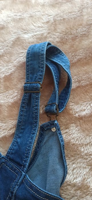 Джинсовий комбінезон для вагітних