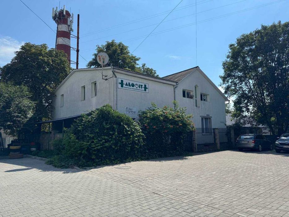 Продаж окремостоячого приміщення по просп. Відродження!