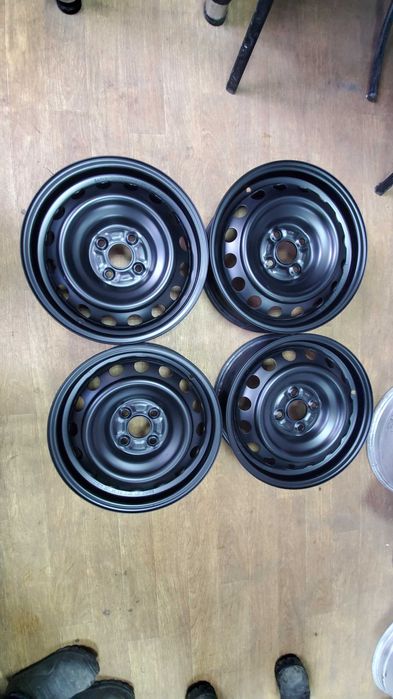 Диски 4 100 R15 Toyota Yaris, Corolla, Spade 5J, ET 39, ЦО 54,1